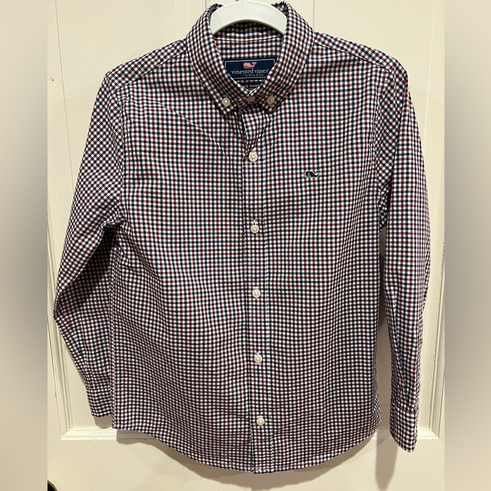 Vineyard Vines long sleeve button down Boys Size 7